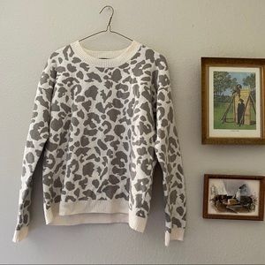 Cozy grey giraffe French Connection sweater